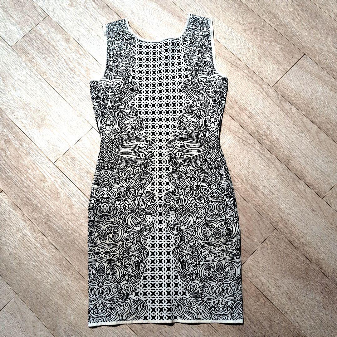 BCBG MAXAZRIA ノースリーブタイドスカート