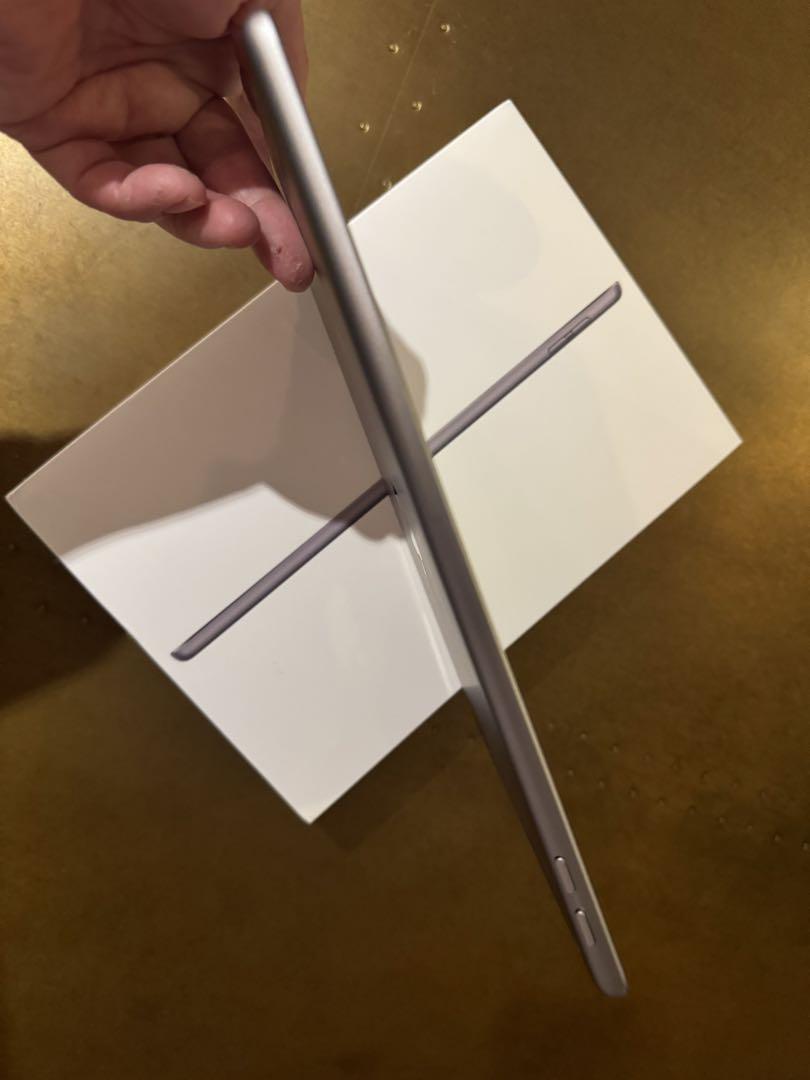 送料無料 店舗 iPad第5世代 32GB Wi-Fi ⑧ 発送は18日です iPad本体