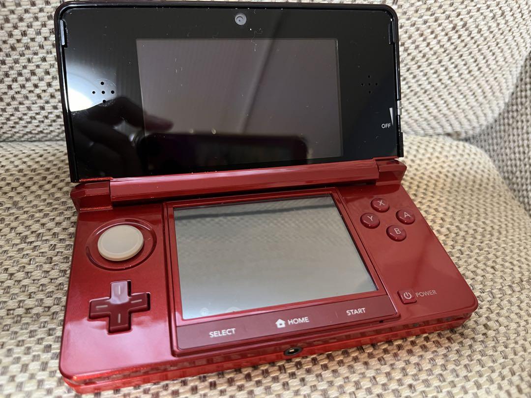 任天堂3DS レッド本体、充電器、スタンド、タッチペン(初期化・動作確認済)