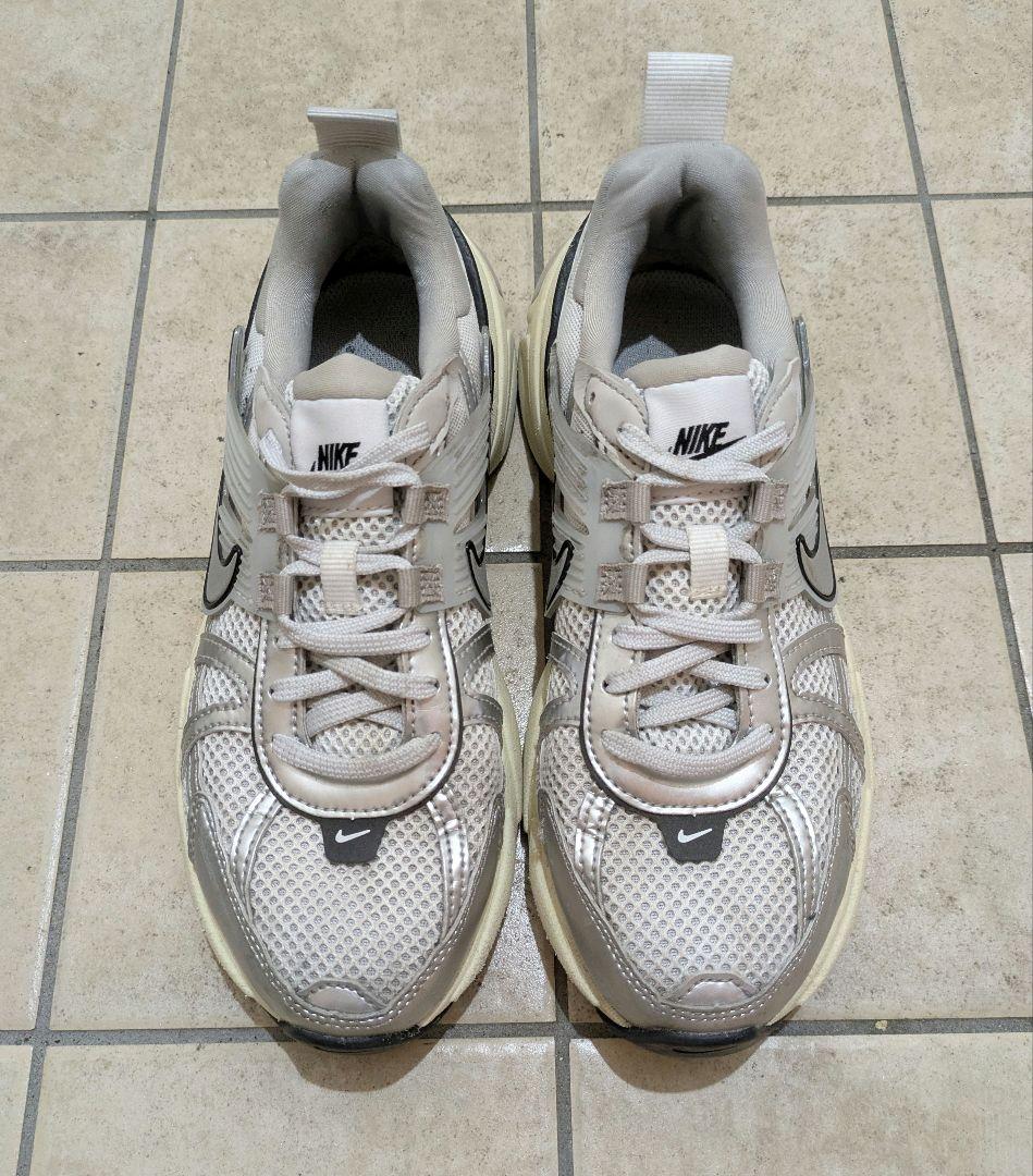 NIKE ナイキ V2K RUN スニーカー 24cm ホワイト×シルバー