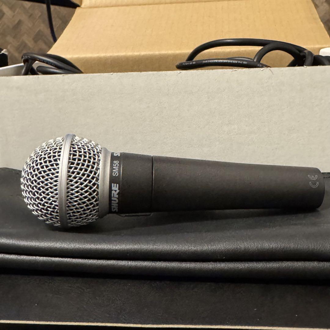 SHURE SM58 ダイナミックマイク 本体とケーブル