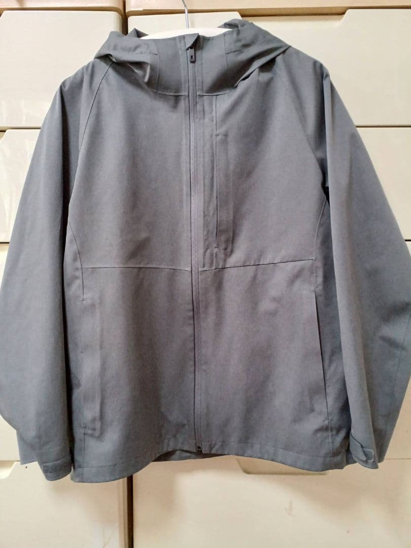 UNIQLO ユニクロ ブロックテックパーカー Mサイズ グレー 防水 爆買い