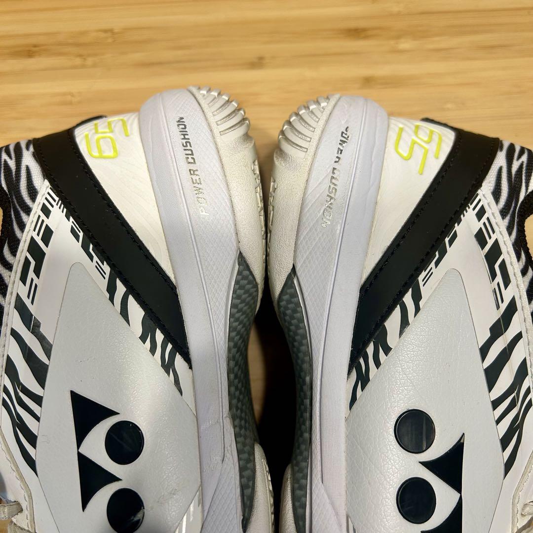 ヨネックス パワークッション 65Z ホワイトタイガー　桃田選手着用　26.5