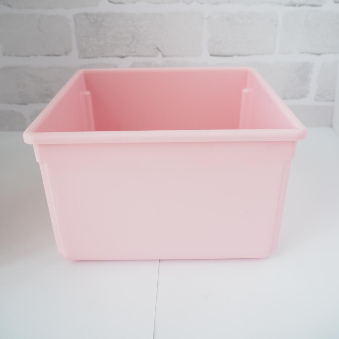 ピンク