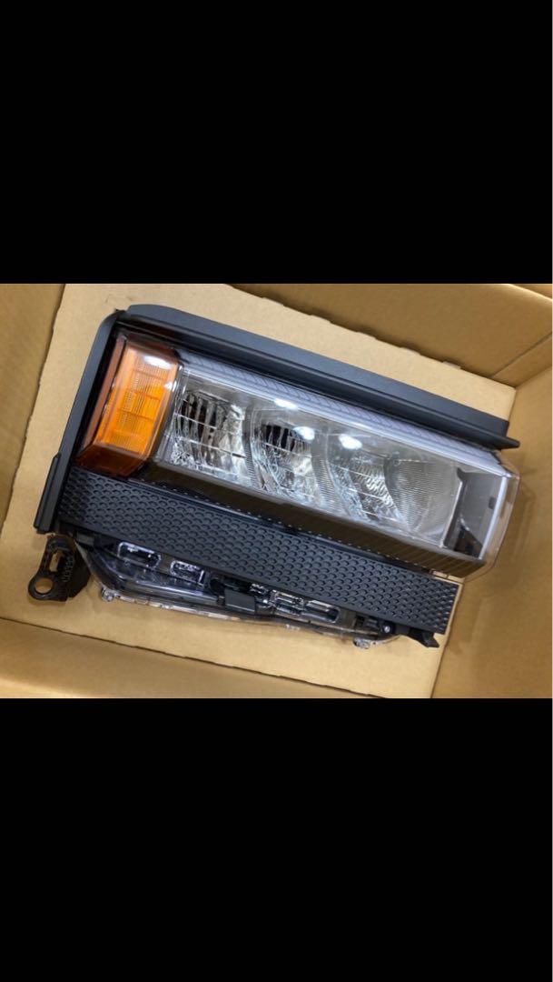 ランクル250 純正　ヘッドライト2個セット　新品未使用