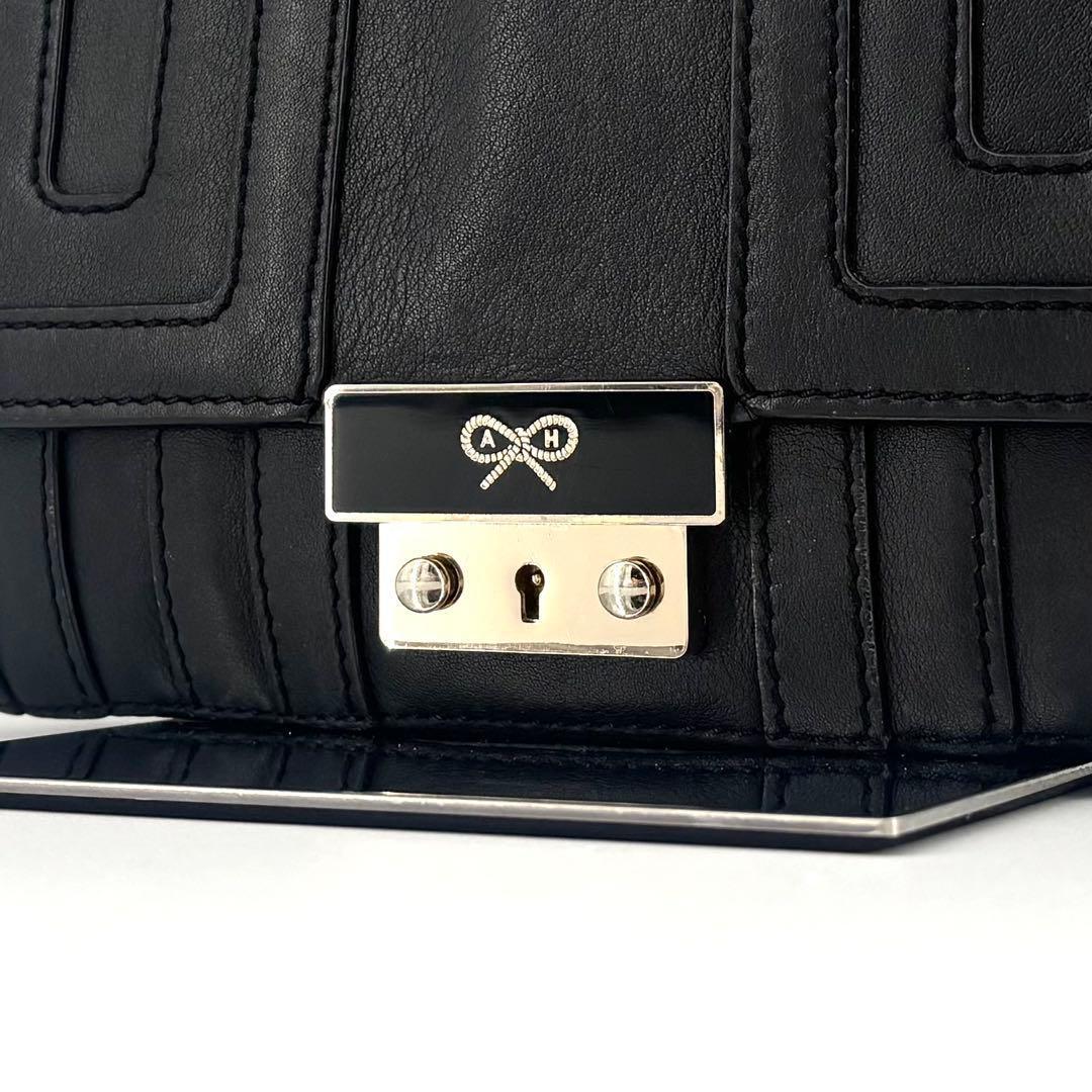 ANYA Hindmarch アニヤハインドマーチ ショルダーバッグ ブラック ANYA Hindmarch アニヤハインドマーチ ショルダーバッグ ブラック