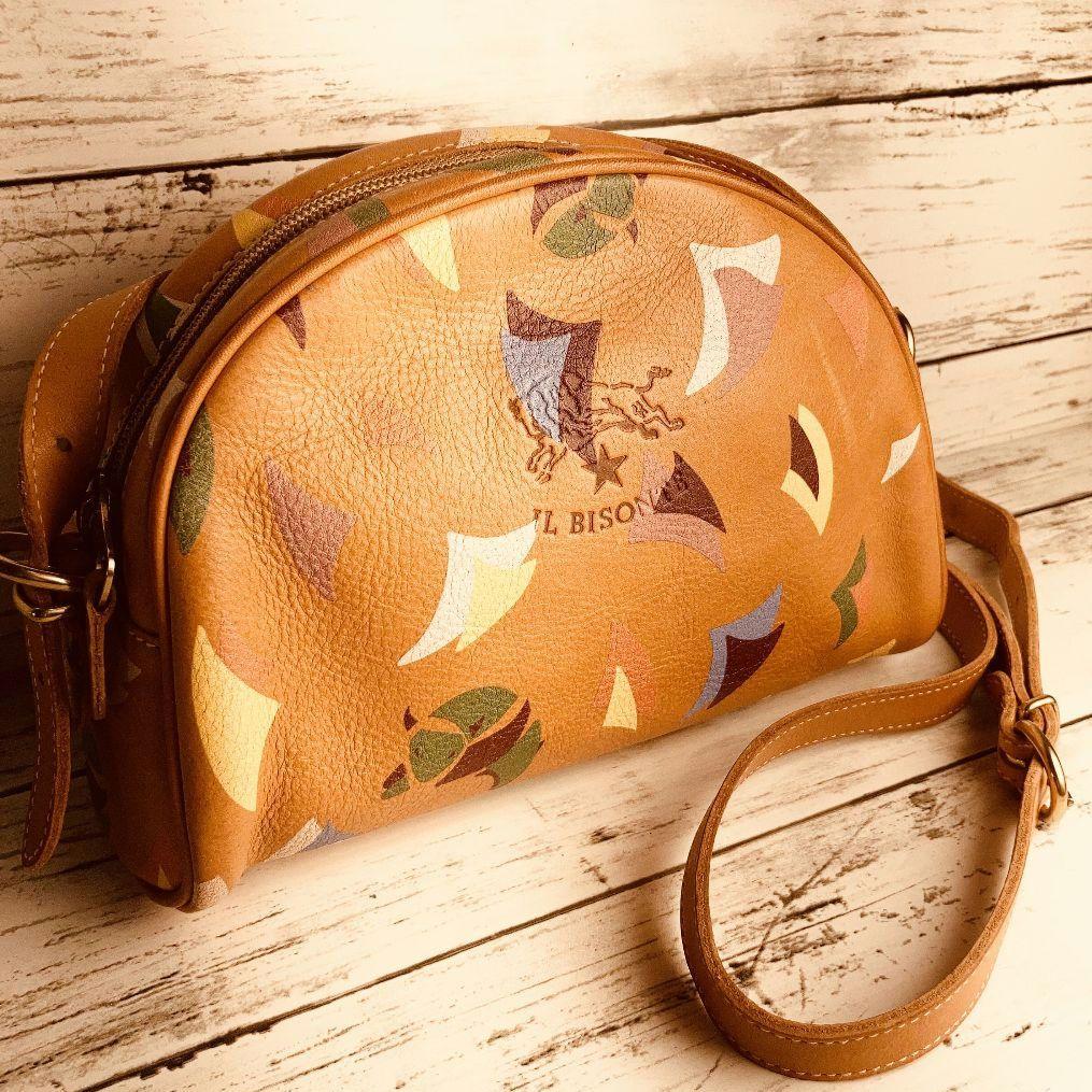 【美品　極希少、日本限定】　IL BISONTE　ショルダーバッグ　本革　ヌメ