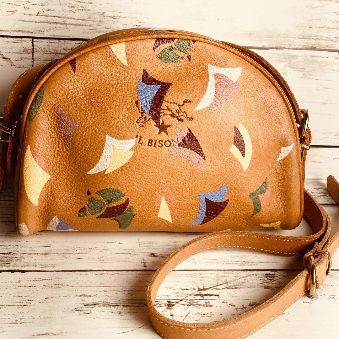 【美品　極希少、日本限定】　IL BISONTE　ショルダーバッグ　本革　ヌメ