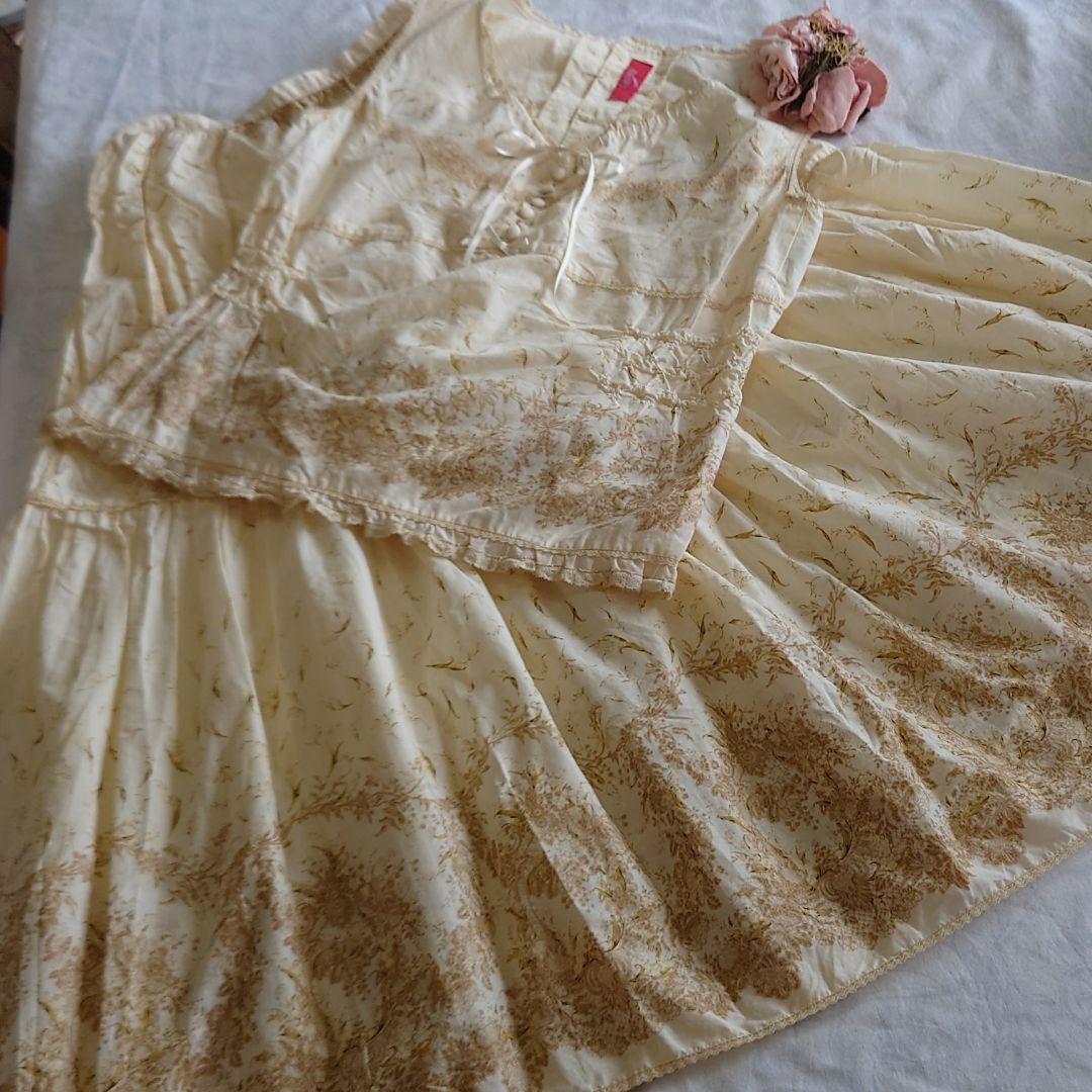 ピンクハウ】 ヤフオク! - 未使用/ピンクハウス/豪華/段付きスカートとキャ... きスカート ピンクハウ】 ヤフオク! - 未使用/ピンクハウス/豪華/段付きスカートとキャ... きスカート
