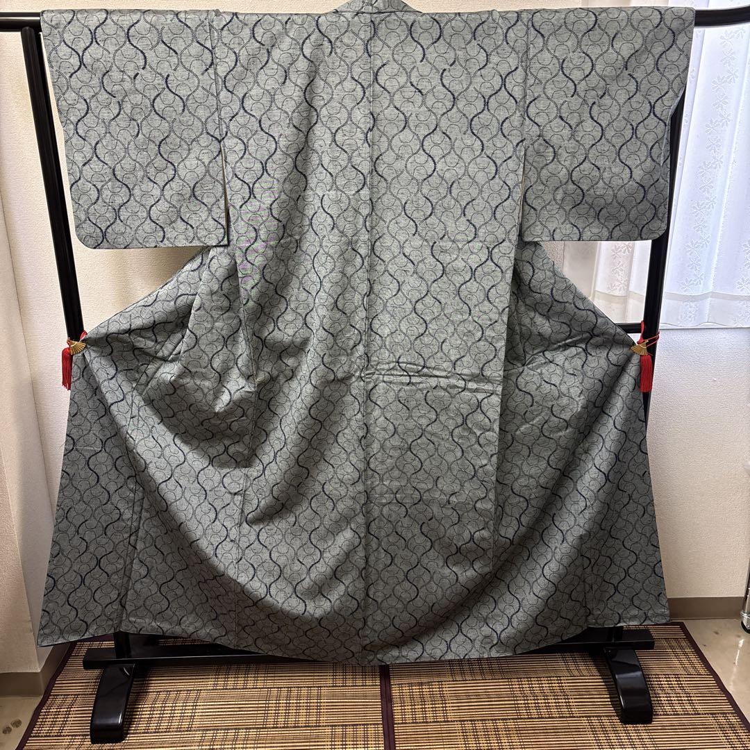着物 紬 バチ衿 袷 紺 藍 ネイビー 波 唐草 魚 鱗 ウロコ k0070