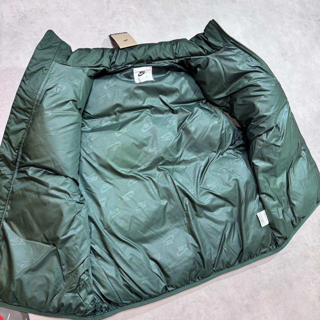 新品 XLsize ナイキ ウォーターレペラント パファー ベスト 緑 グリーン 新品 XLsize ナイキ ウォーターレペラント パファー ベスト 緑