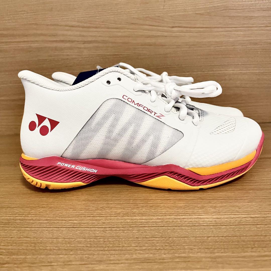 新品未使用 ヨネックス パワークッションコンフォートZワイドミッド 23.5㌢ YONEX ヨネックス バドミントンシューズ パワークッション