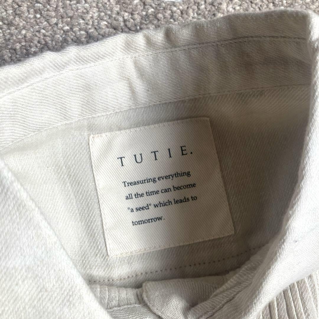TUTIE コットンリネンシャンブレーピンタックワンピース　シャツワンピース
