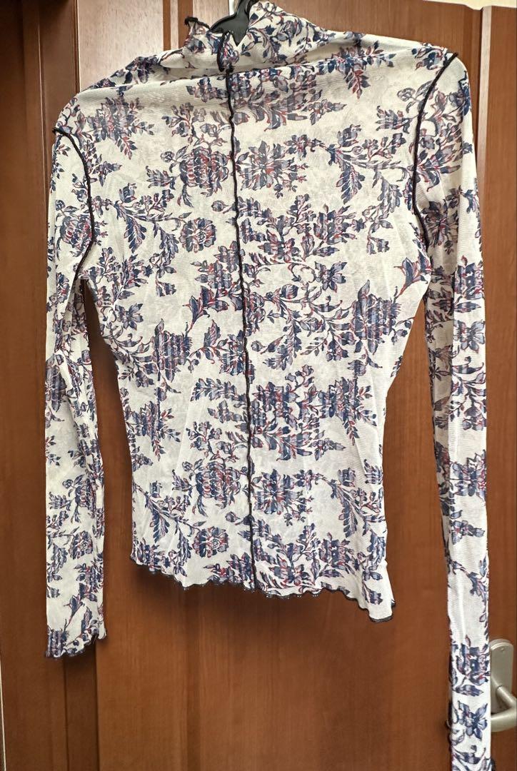 litmus 花柄ハイネック シアートップス スキン white×purple litmus 花柄ハイネック シアートップス スキン white×purple