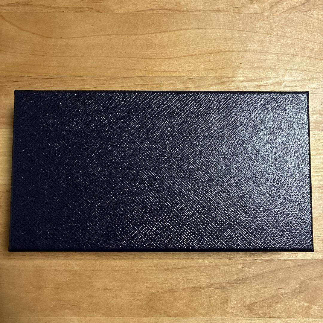 PRADA ブラック レザー 長財布
