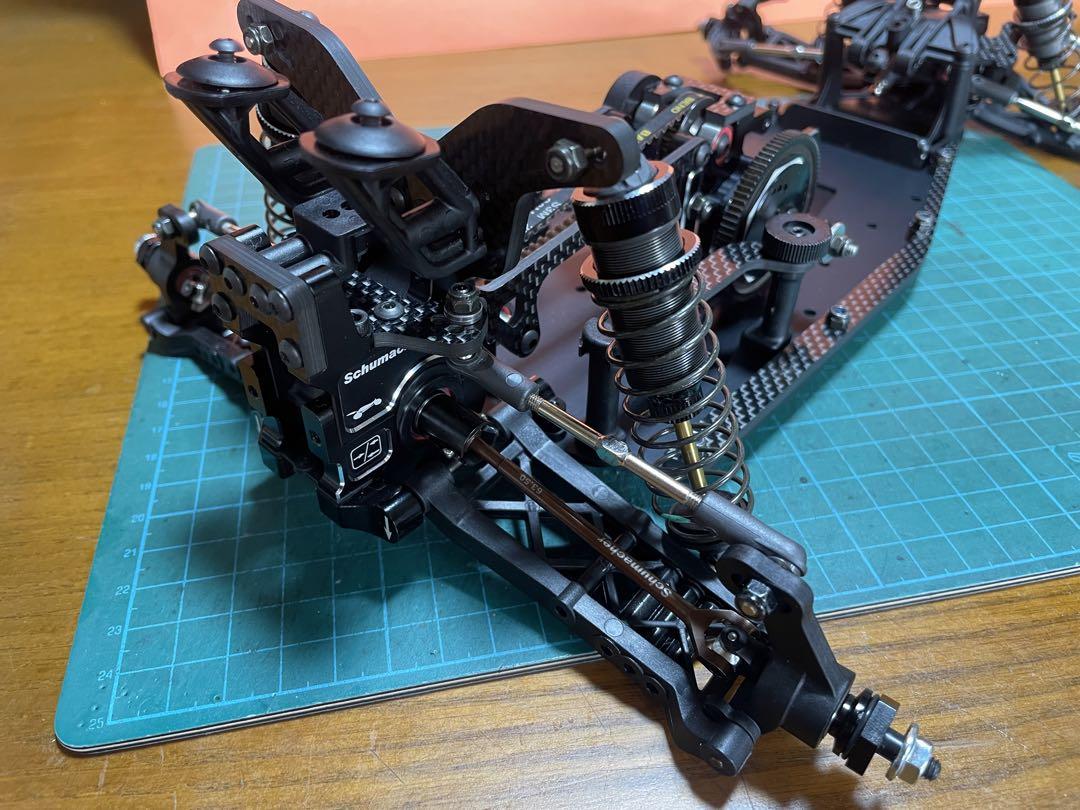 [美品] シュマッカー 1/10 2WDバギー クーガーKC 完成品