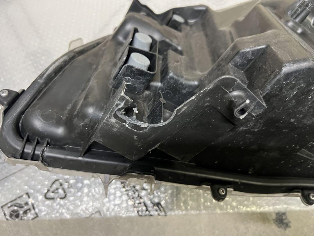 トヨタ ヴェルファイア 30 右ヘッドライト ジャンク品