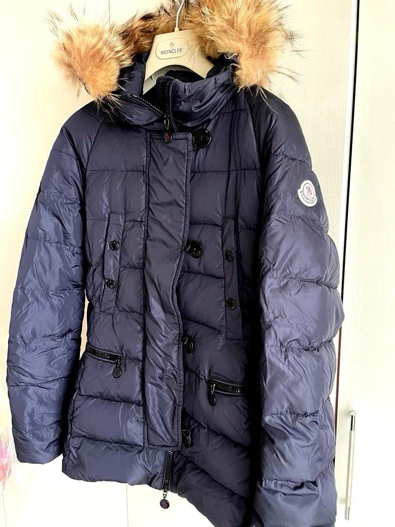 モンクレールダウンジャケット ネイビーファー付きフード モンクレールダウンジャケット ネイビーファー付きフード