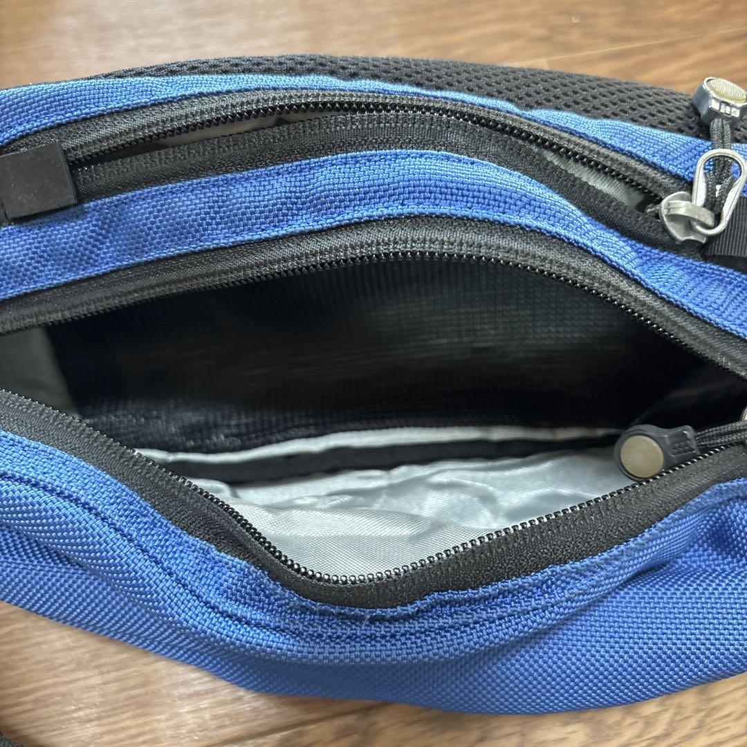 希少！patagonia ボディバッグ 青