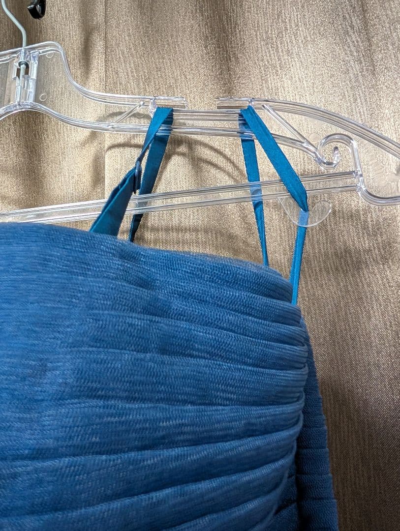 更にお値下げしました。TWEED ネイビーストラップレスドレス