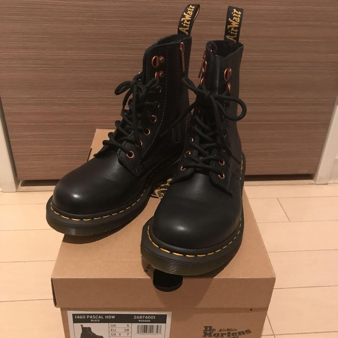 Dr.Martens ローズゴールド 8ホールブーツ - ブーツ