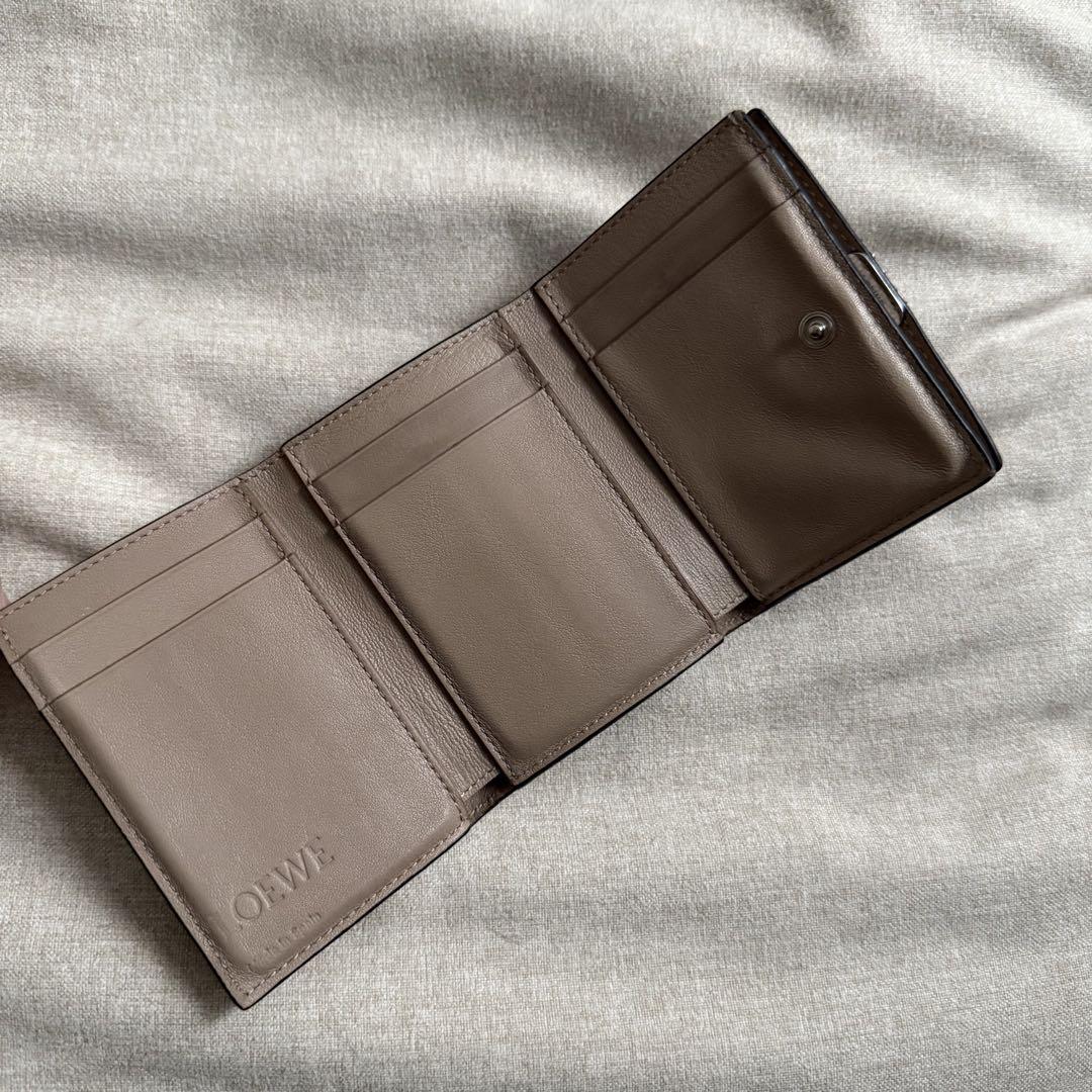 ロエベ 三つ折り財布 トライフォールドウォレット