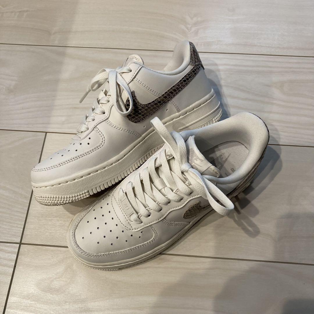 新品】NIKE エアフォース1 スネークスキン ホワイト