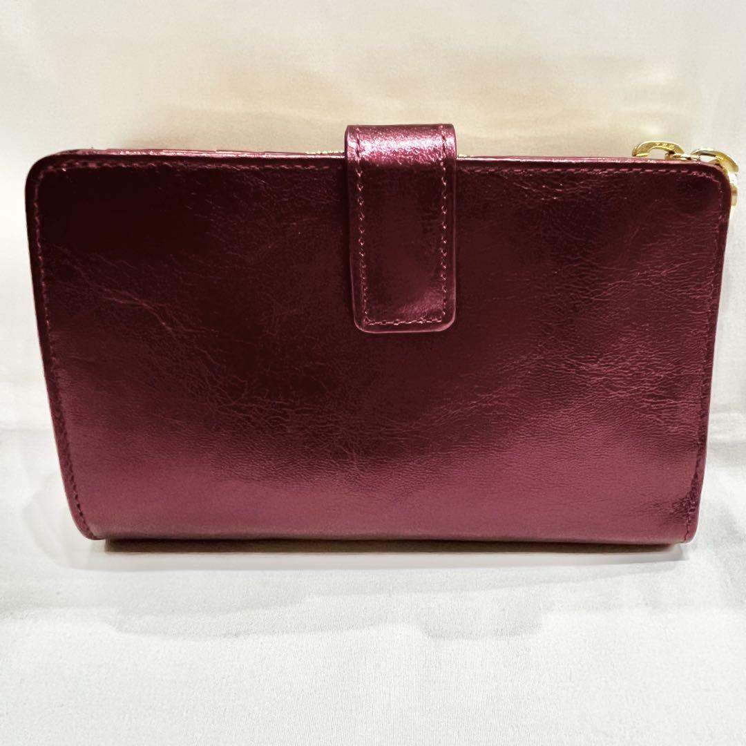 ☆未使用 ANTEPRIMA 花モチーフ 二つ折り財布 牛革 ライン