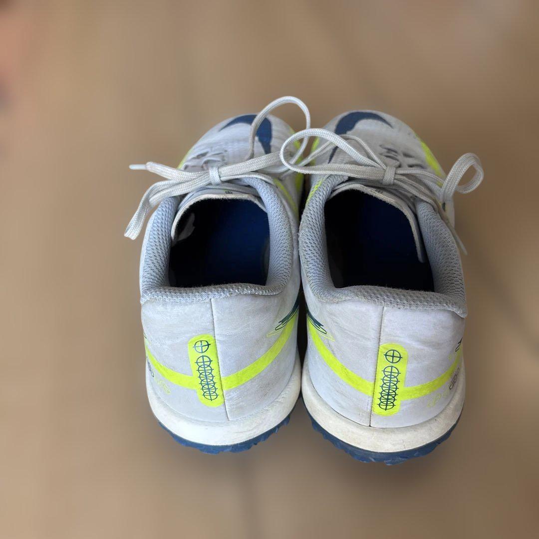 Nike Phantom サッカーシューズ グレー/イエロー／ブルー - メルカリ