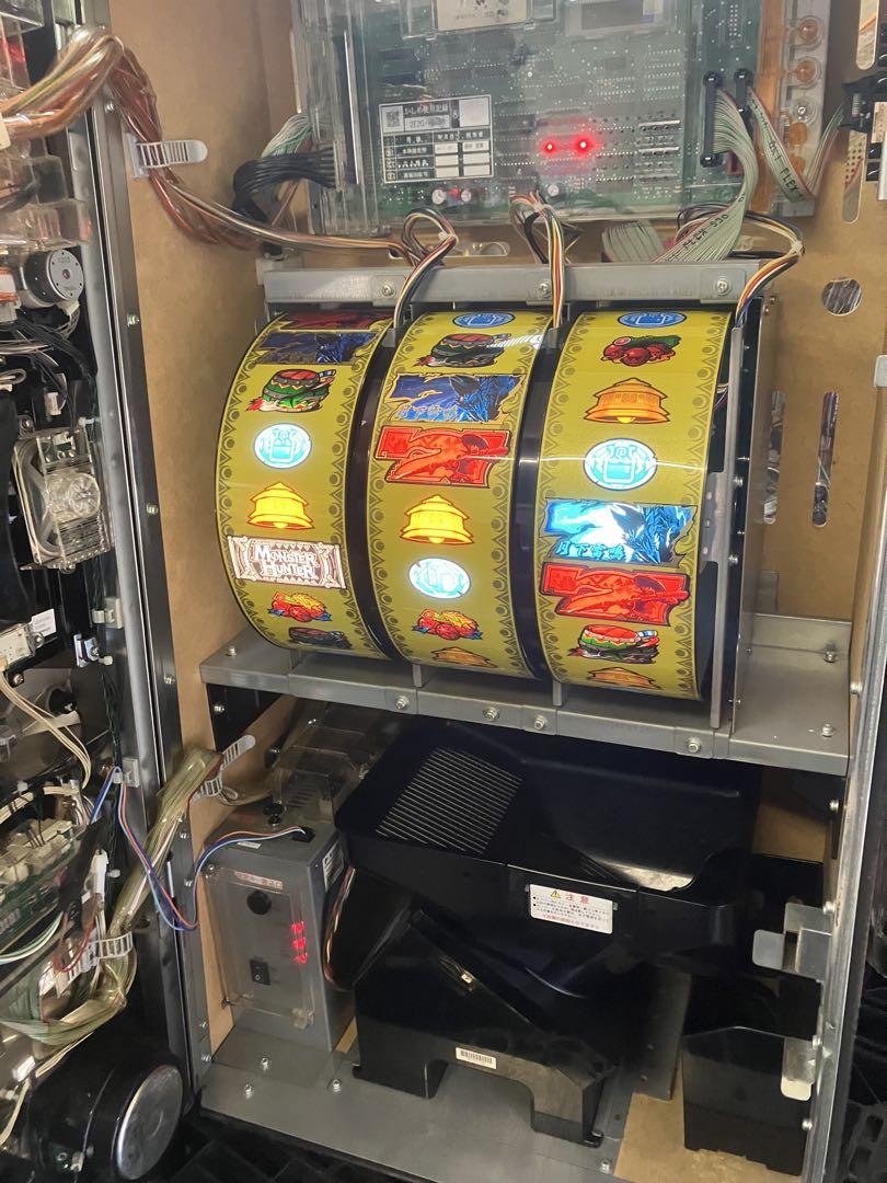 【送料込】モンスターハンター月下雷鳴 パチスロ 実機 直接引取可