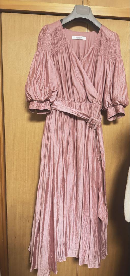 新品タグ付　herlipto Airy Volume Sleeve Dress herlipto Airy Volume Sleeve Dress - スーツ・フォーマル