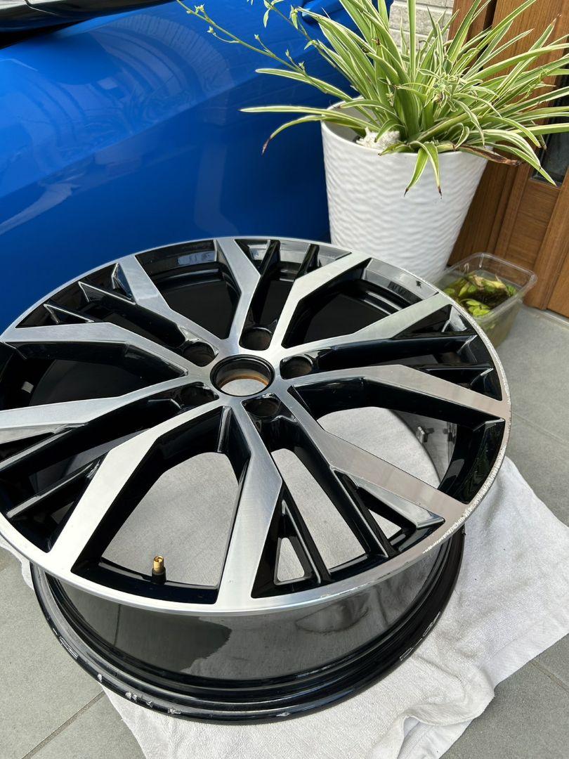 ゴルフGTI【2020年式】に履いていた純正ホイール❕19インチ❕一本だけ❗