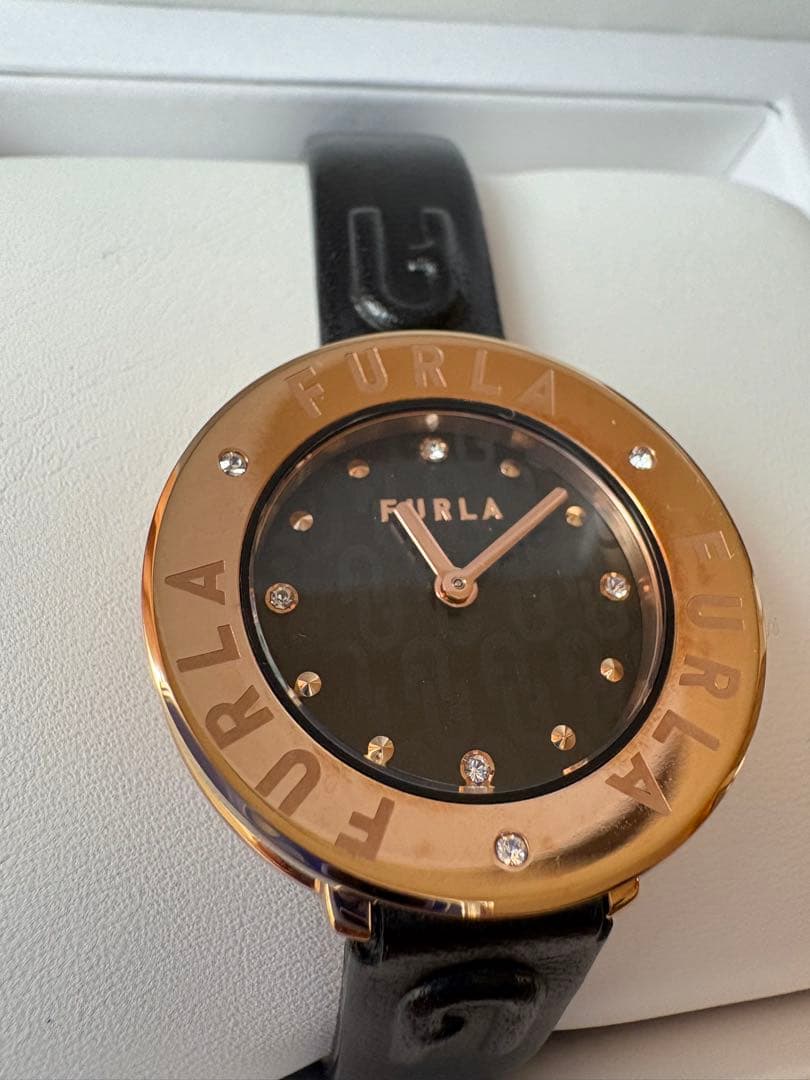 FURLA フルラエッセンシャル