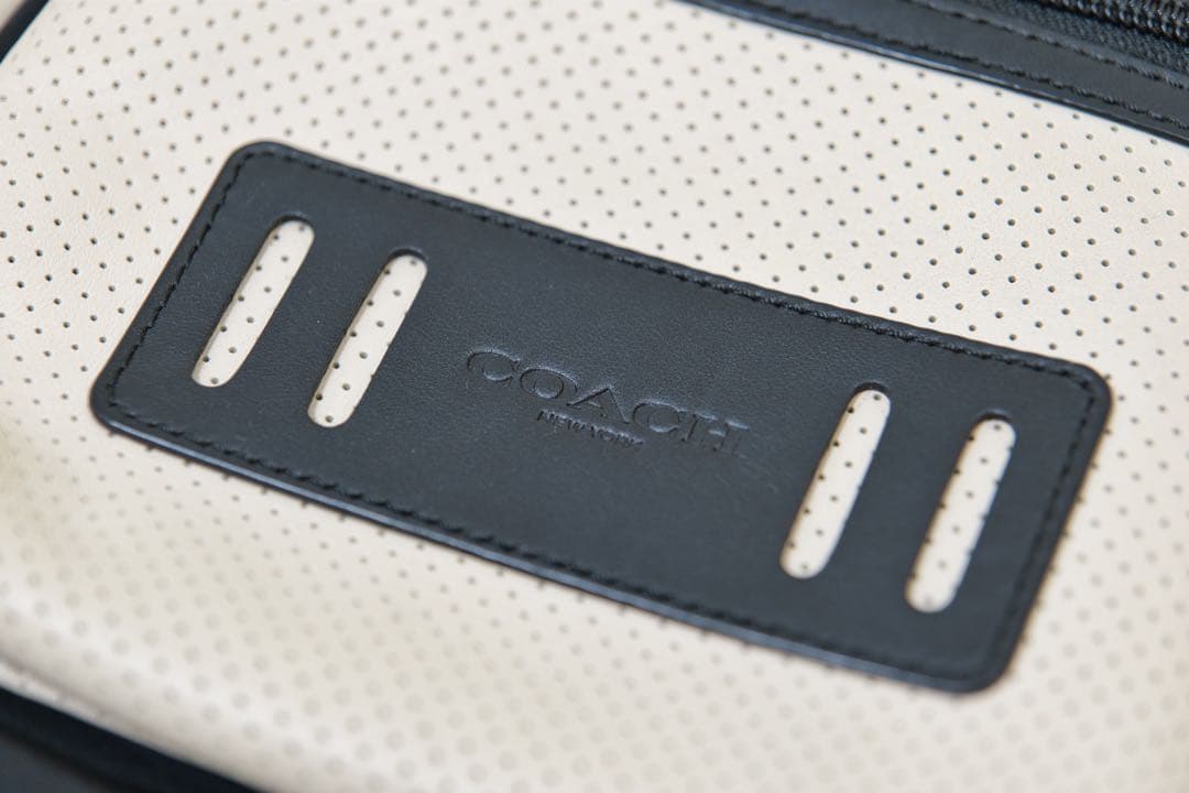 ボディバッグ レザー