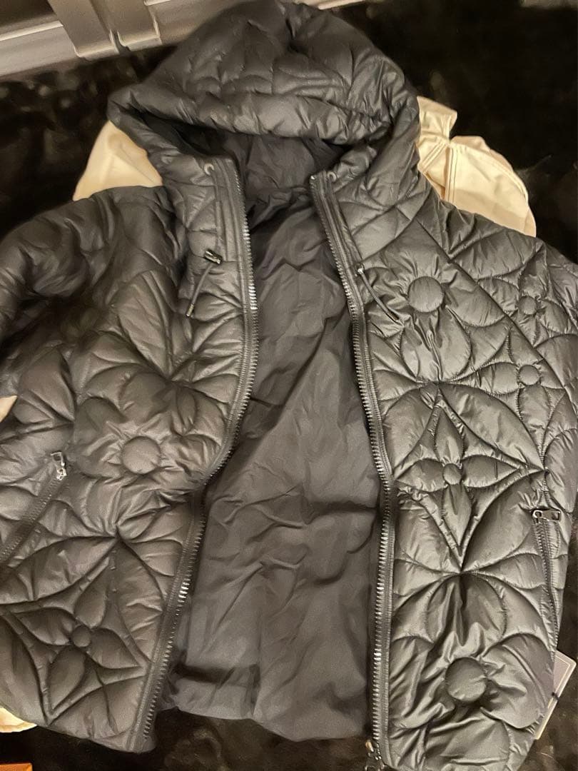 ルイヴィトンダウンジャケット - メルカリ