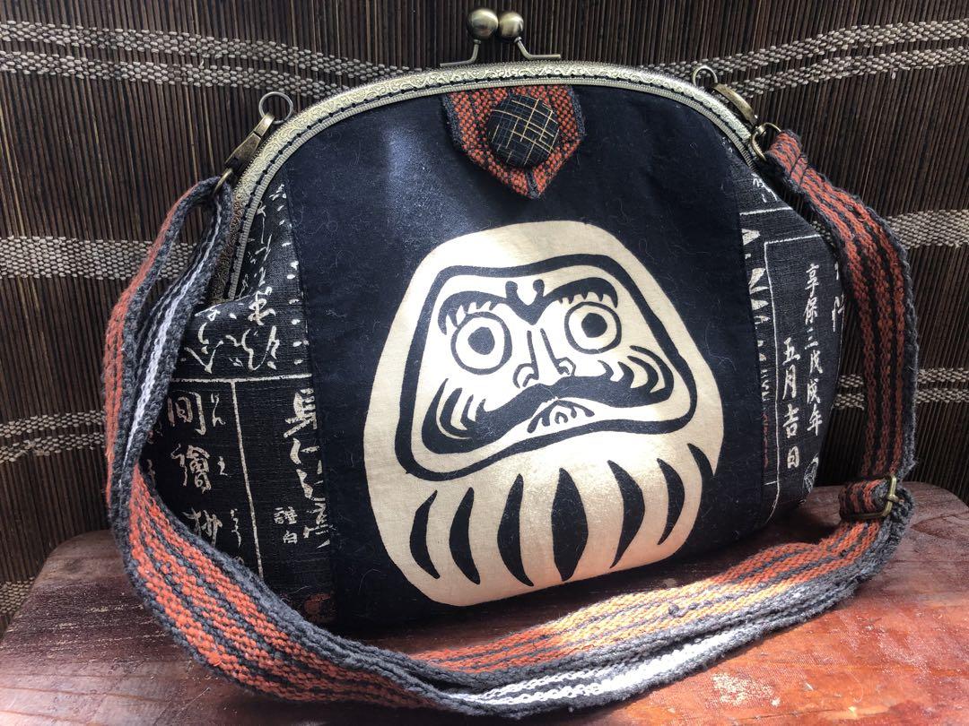 ハンドメイド★達磨さん大きめがま口バッグ・前掛けバッグ・和柄がま口ショルダー紐付