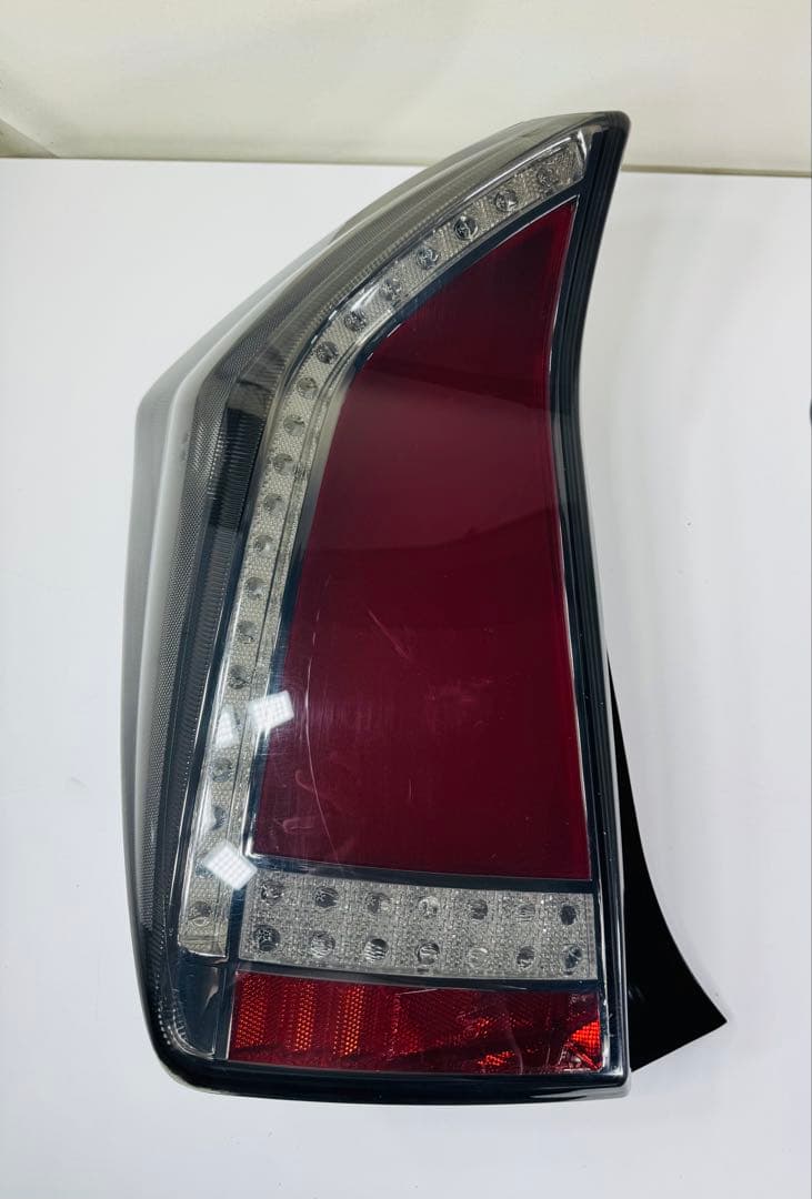 StellarV 30系 プリウス フルLED スモークレンズ テールライトやや傷や汚れあり BRIGHTFACE_UK