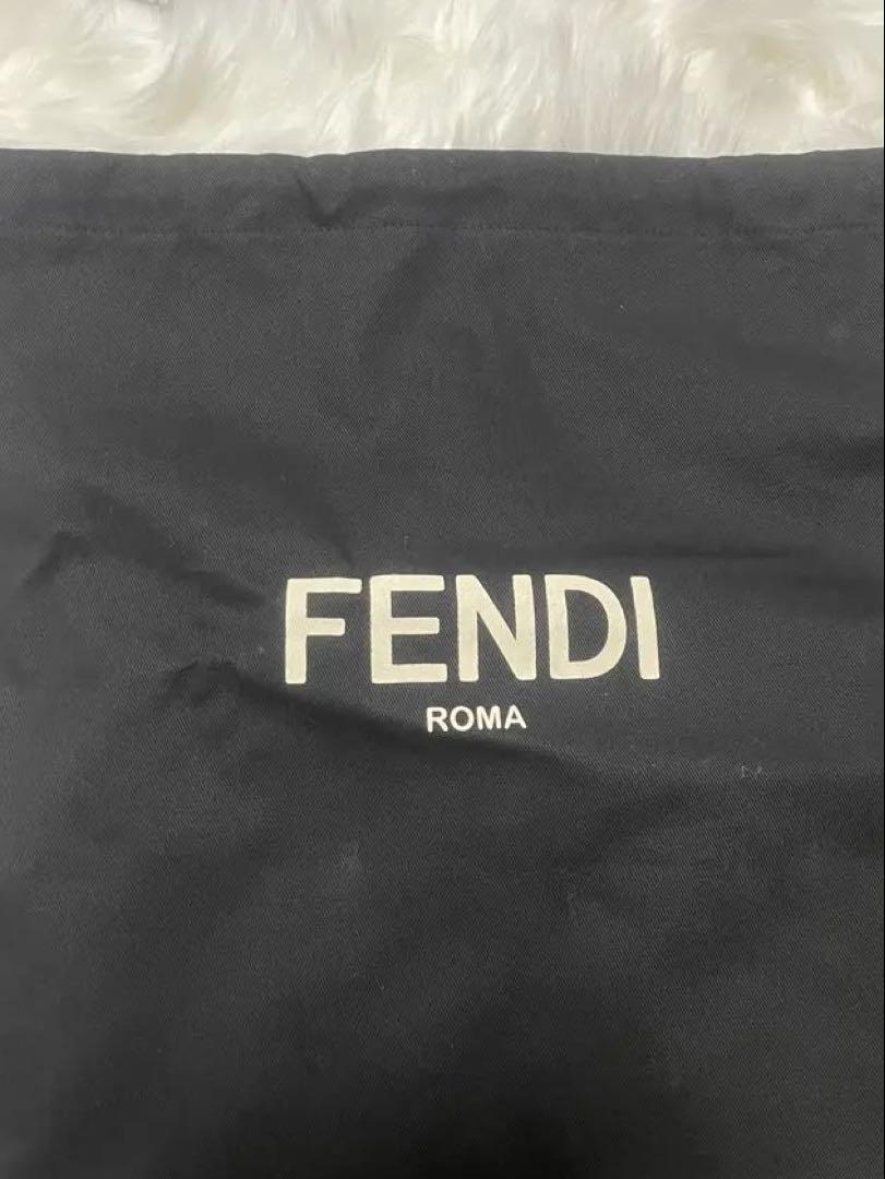 FENDI フェンディ　モンスター　クラッチバッグ 箱、証明書あり FENDI フェンディ モンスター クラッチバッグ 箱、証明書あり