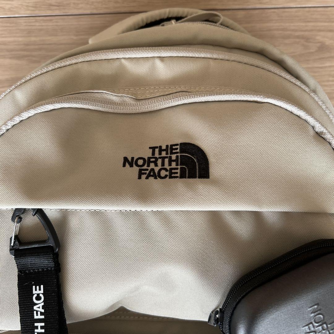 ノースフェイス THE NORTH FACE リュック ベージュ 通学