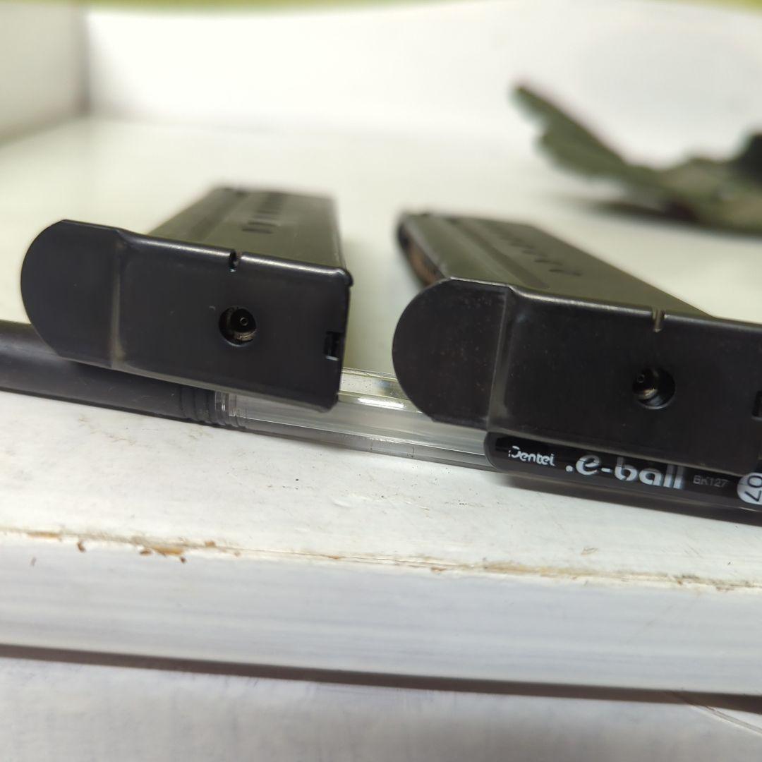 タナカ　SIG　220 シグ　9ミリ拳銃　ガスマガジン　2本　ポーチ　2660番