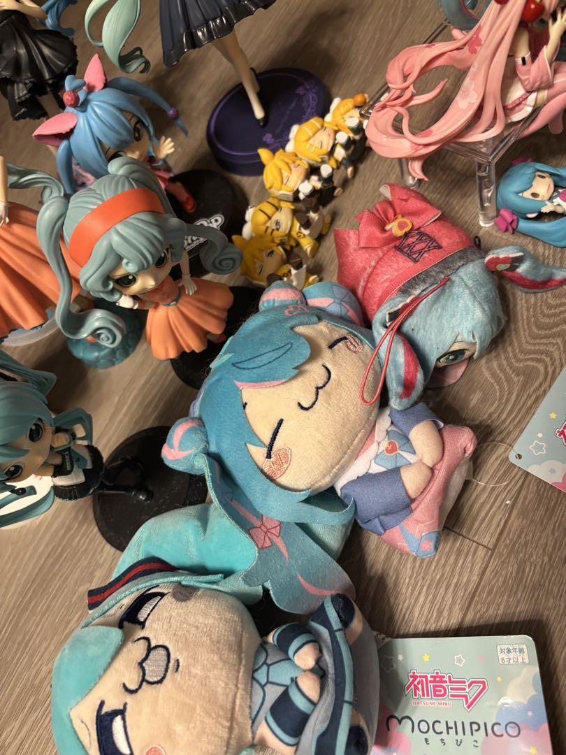初音ミク フィギュア 17点 まとめ売り (ぬいぐるみ付き) グッズ]初⾳ミク Happy 16th Birthday ふわぷち ぬいぐるみ(L