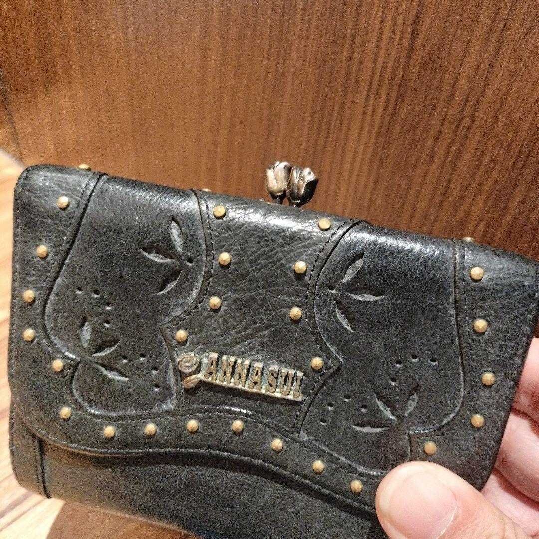 2025人気No.1の ANNA SUI ブラックレザー三つ折り財布 小物 小物