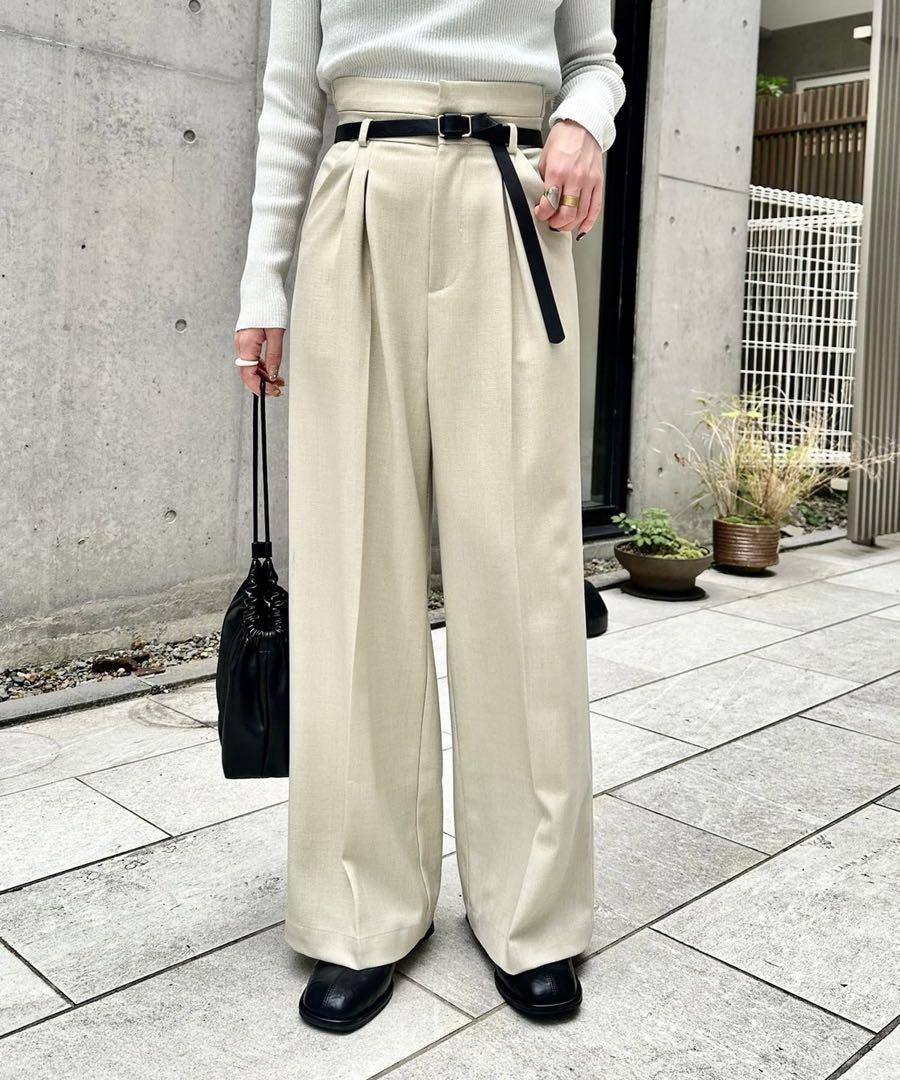 mystic ベルト付きスラックスパンツ　ベージュ