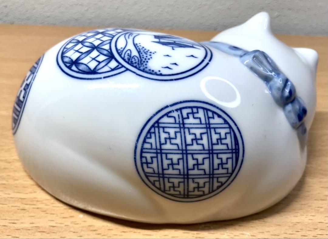【美品】伊万里焼　陶器　焼き物　眠り猫　眠りネコ　2匹　縁起物 眠り猫の置物