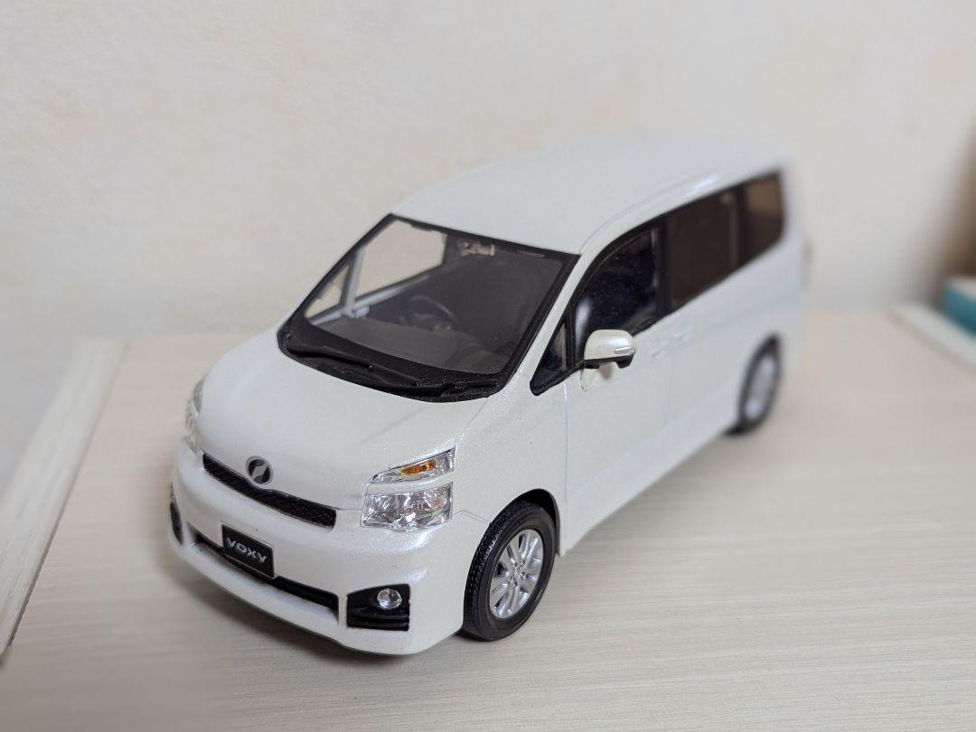 トヨタ 70 ヴォクシー ミニカー 色見本 カラーサンプル