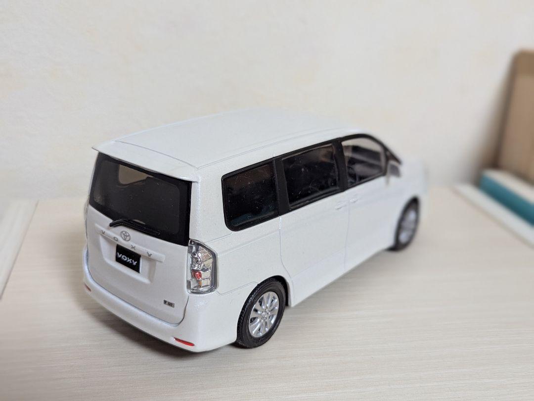 トヨタ 70 ヴォクシー ミニカー 色見本 カラーサンプル