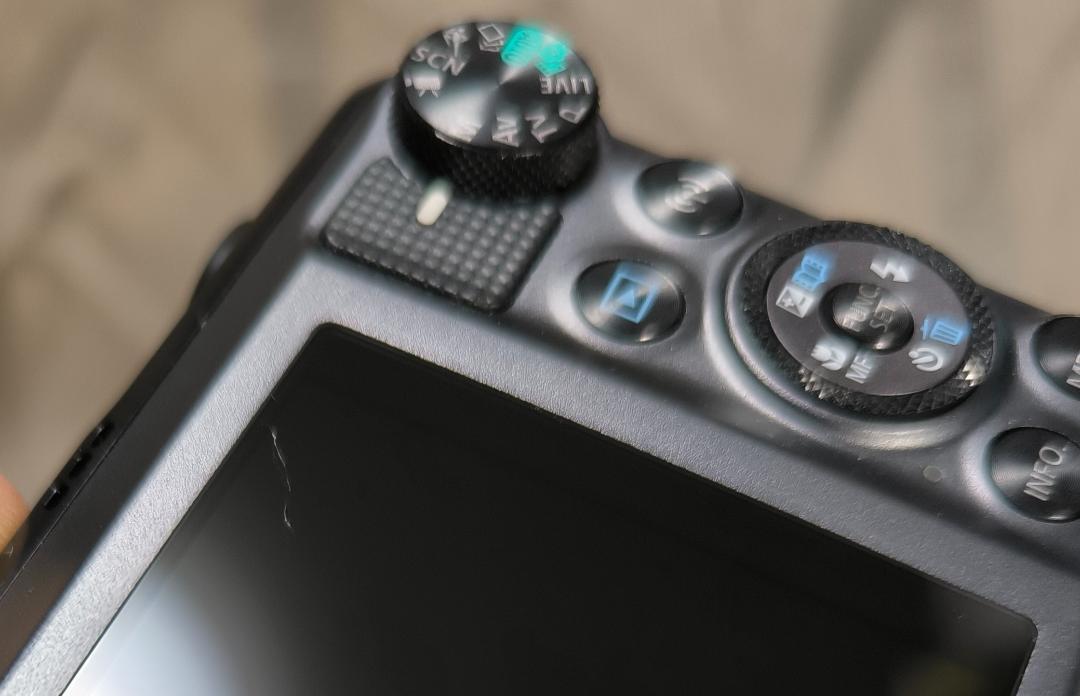 キャノン　Canon PowerShot SX720 HS