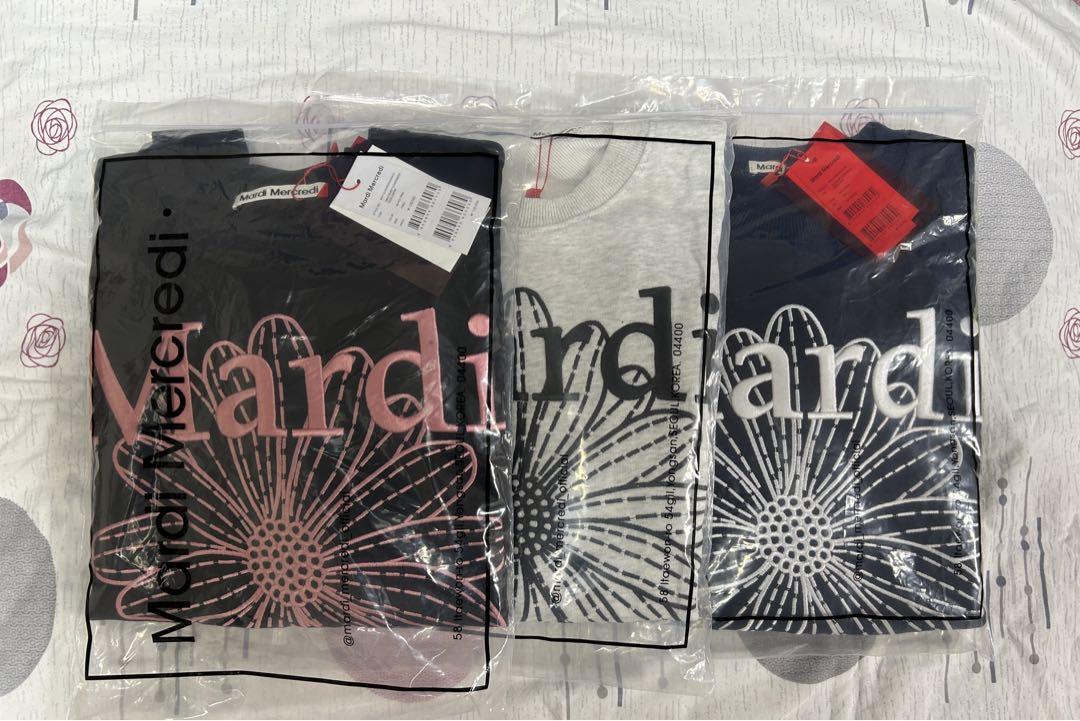 Mardiマルディメクルデ刺繍ロゴスウェットトレーナーブラック／ピンク大人気