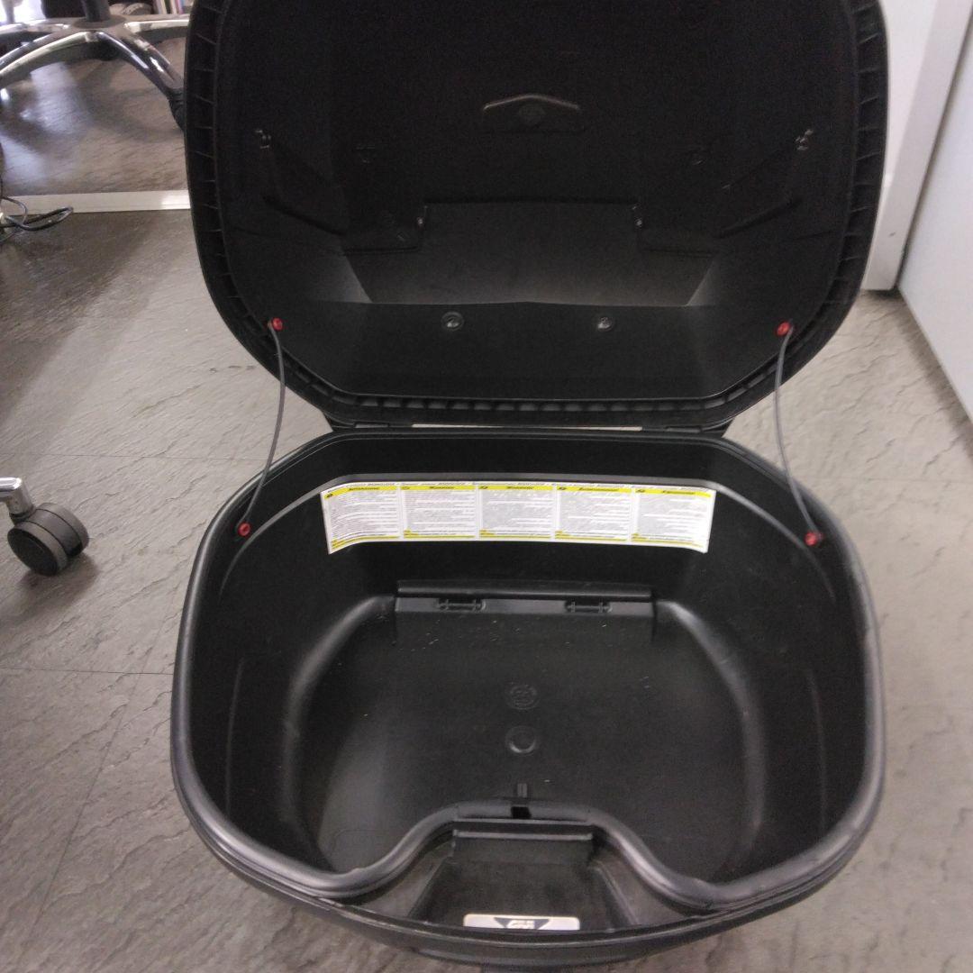 GIVI B37BLADEトップケース 中古品 GIVI B37BLADEトップケース 中古品