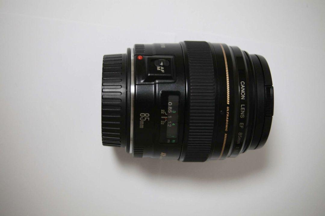 Canon EF 85mm f/1.8 USM レンズ